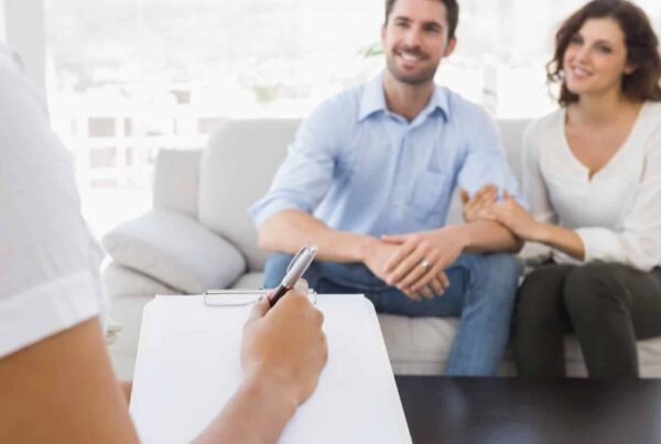 individual counseling vs group counseling